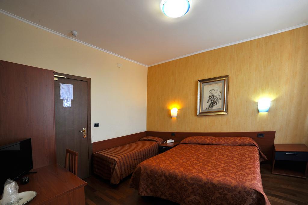Hotel Nazionale ボルセーナ エクステリア 写真